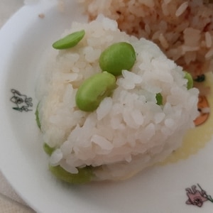 塩茹でした枝豆を使って☆簡単混ぜるだけの枝豆ご飯